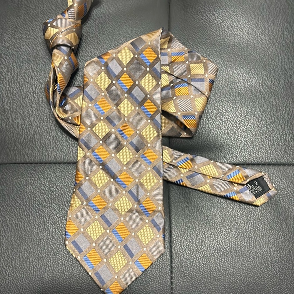Courage hand sewn neck tie